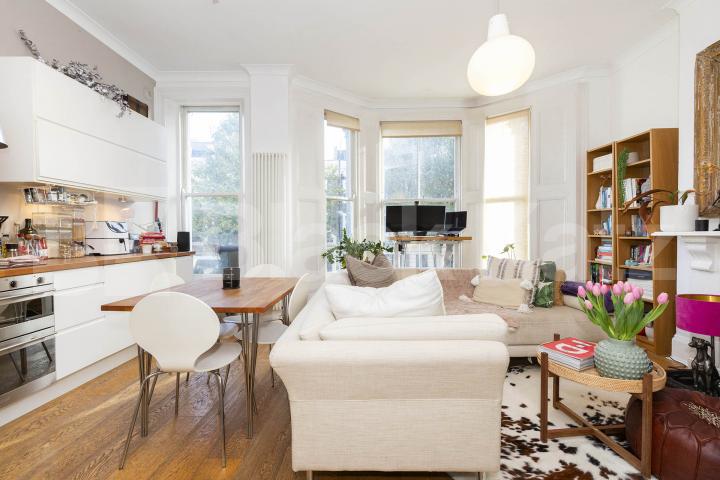 			Stunning 1 bed with study and a private roof terrace, 1 Bedroom, 1 bath, 1 reception Flat			 Ladbroke Grove, Ladbroke Grove